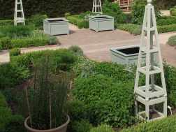 How to transform your garden with planters and obelisks