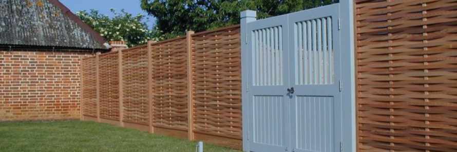 Gate & shed - WRC weave panels with gate in Seasmoke