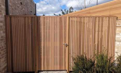 Slatted Gate and Screens in Western Red Cedar (a 45mm slat with 10mm gap)