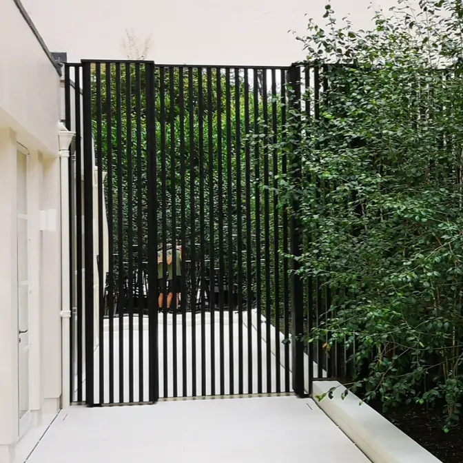 Mirrored fencing