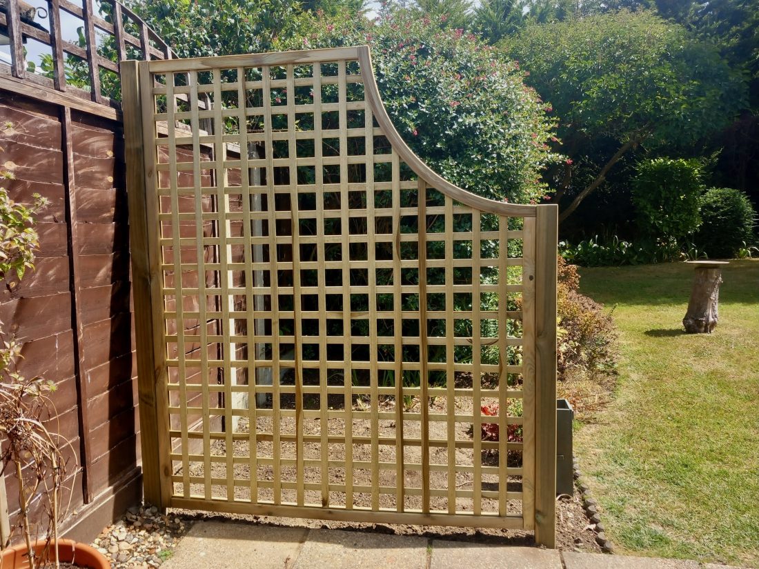 Open Square Trellis Corner Arch Panel