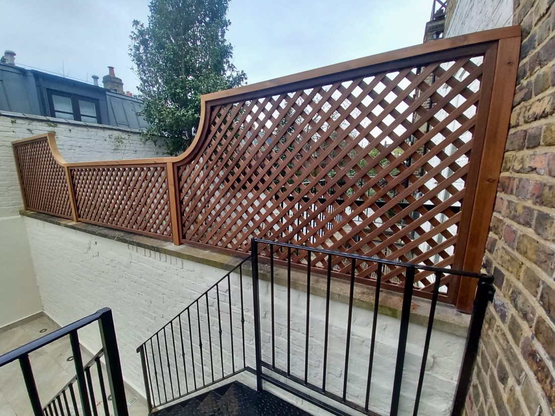 Diagonal Trellis (38mm gap) in Thermally Treated Timber