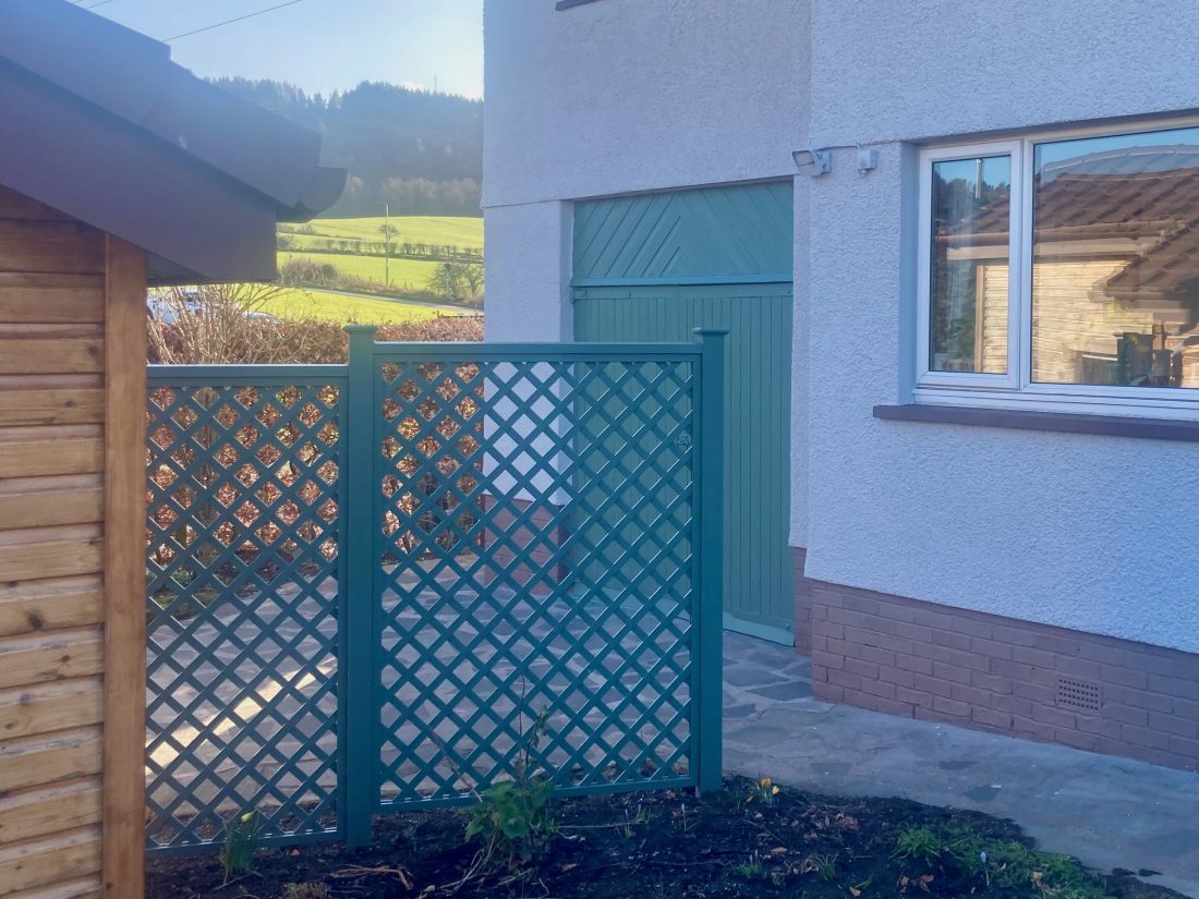 RHS Prestige Diagonal Open Trellis in Greenwich Green