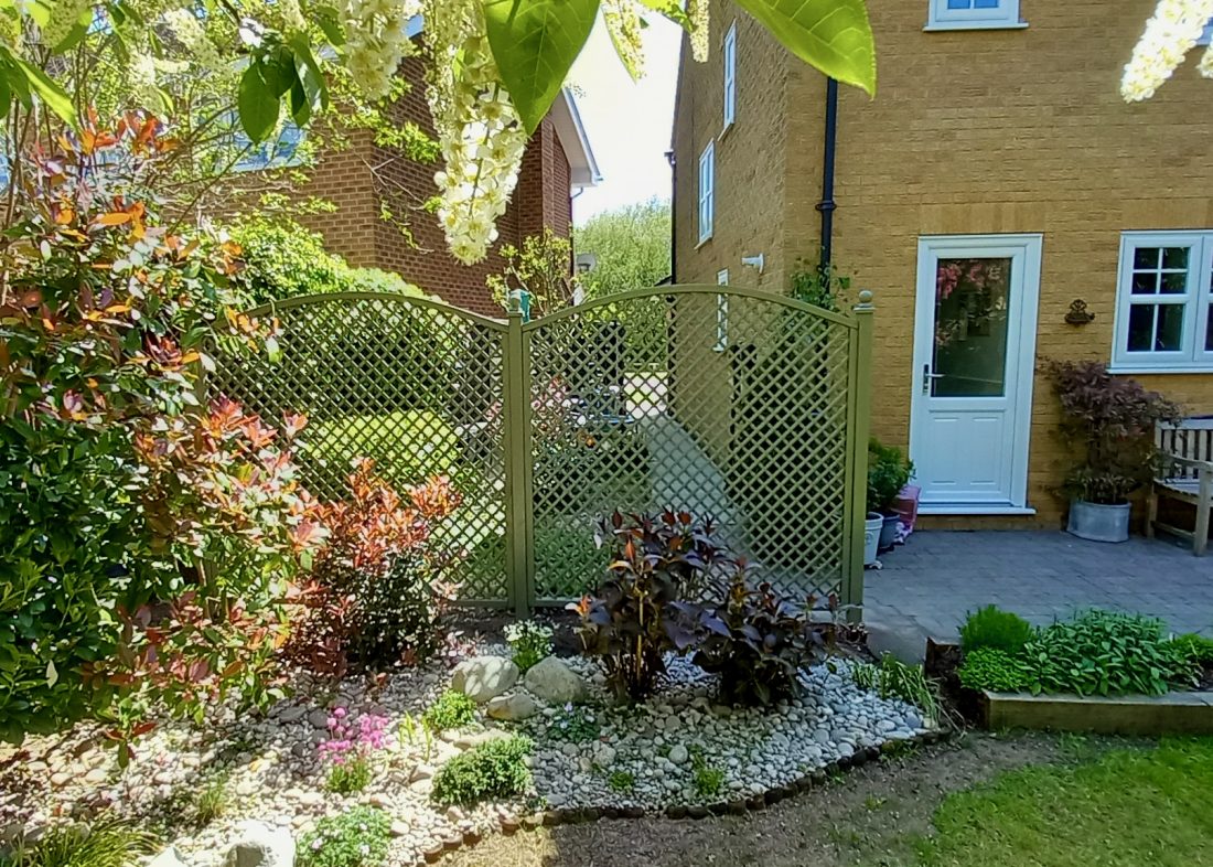 Diagonal Trellis Convex Arched Top Panel (40mm gap) painted in Dark Olive